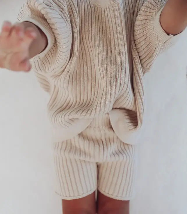 Little Girl in Ribbed Knit Shorts - Color Creme